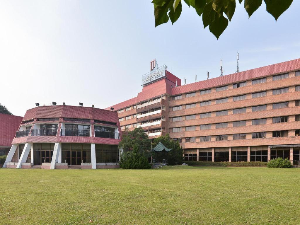 Cypress Hotel Jin Jiang Shanghái Exterior foto